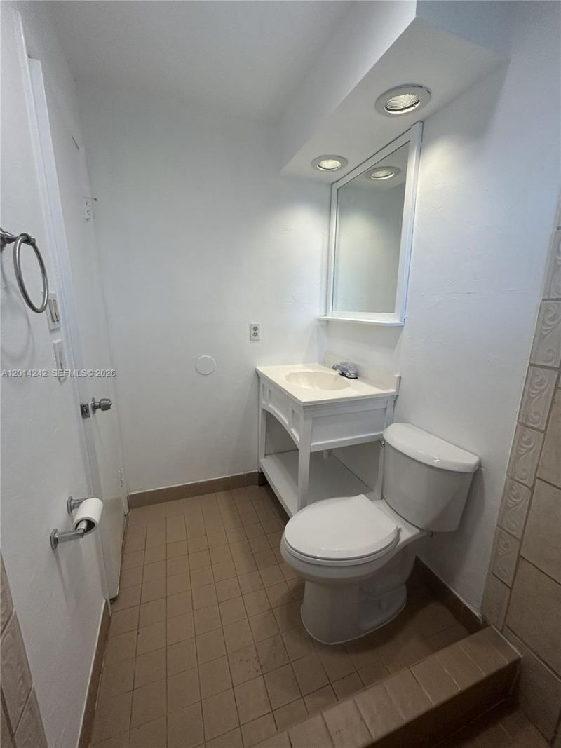 6804 SW 37th St , Unit 11-E, Miramar, FL 33023 Photo