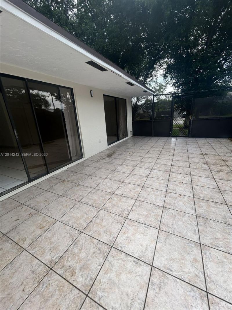 6804 SW 37th St , Unit 11-E, Miramar, FL 33023 Photo