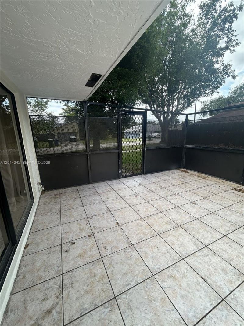 6804 SW 37th St , Unit 11-E, Miramar, FL 33023 Photo