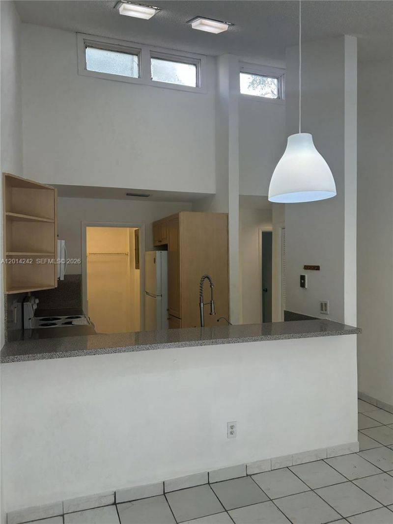 6804 SW 37th St , Unit 11-E, Miramar, FL 33023 Photo