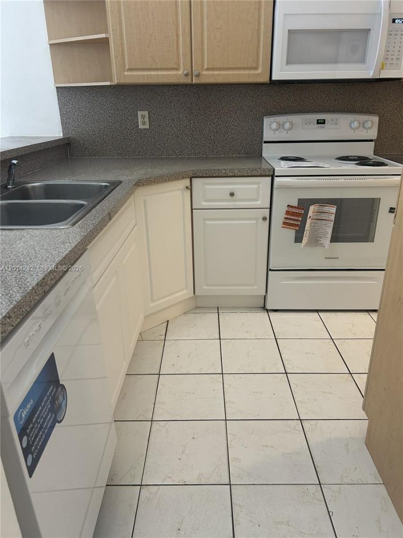 6804 SW 37th St , Unit 11-E, Miramar, FL 33023 Photo