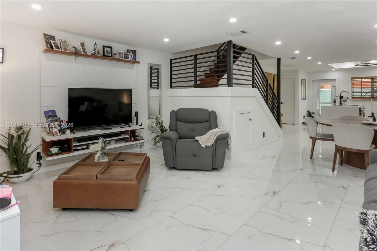 2200 Monroe St , Unit 12, Hollywood, FL 33020 Photo