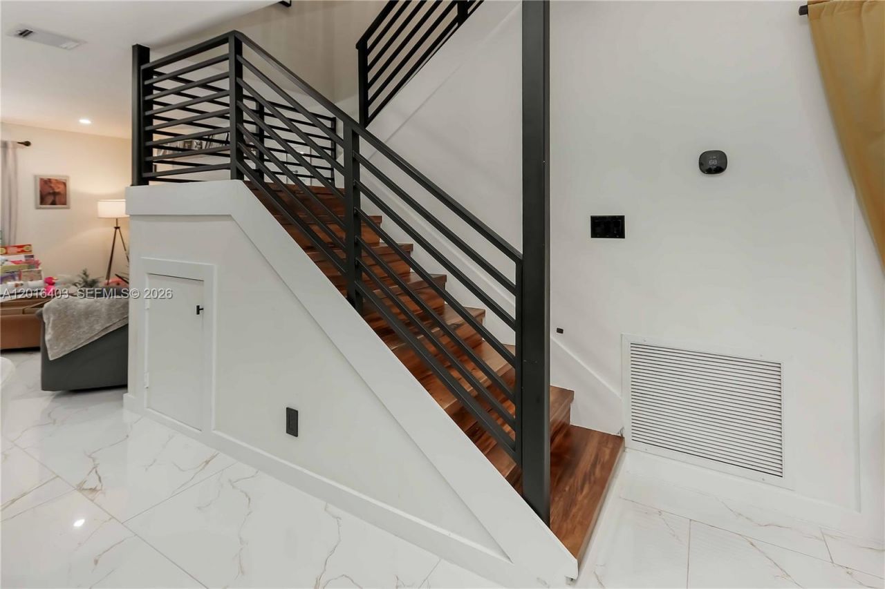 2200 Monroe St , Unit 12, Hollywood, FL 33020 Photo