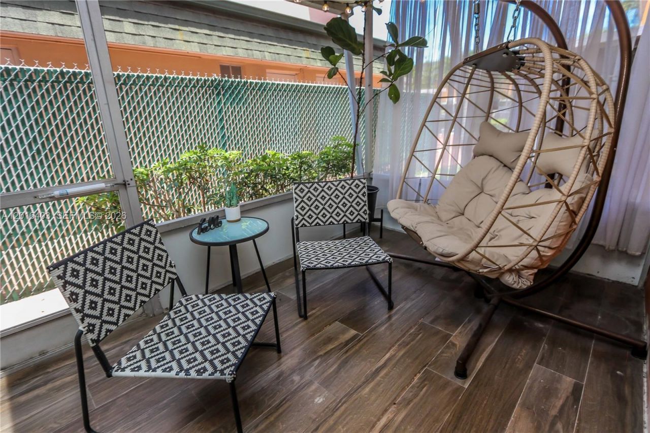 2200 Monroe St , Unit 12, Hollywood, FL 33020 Photo