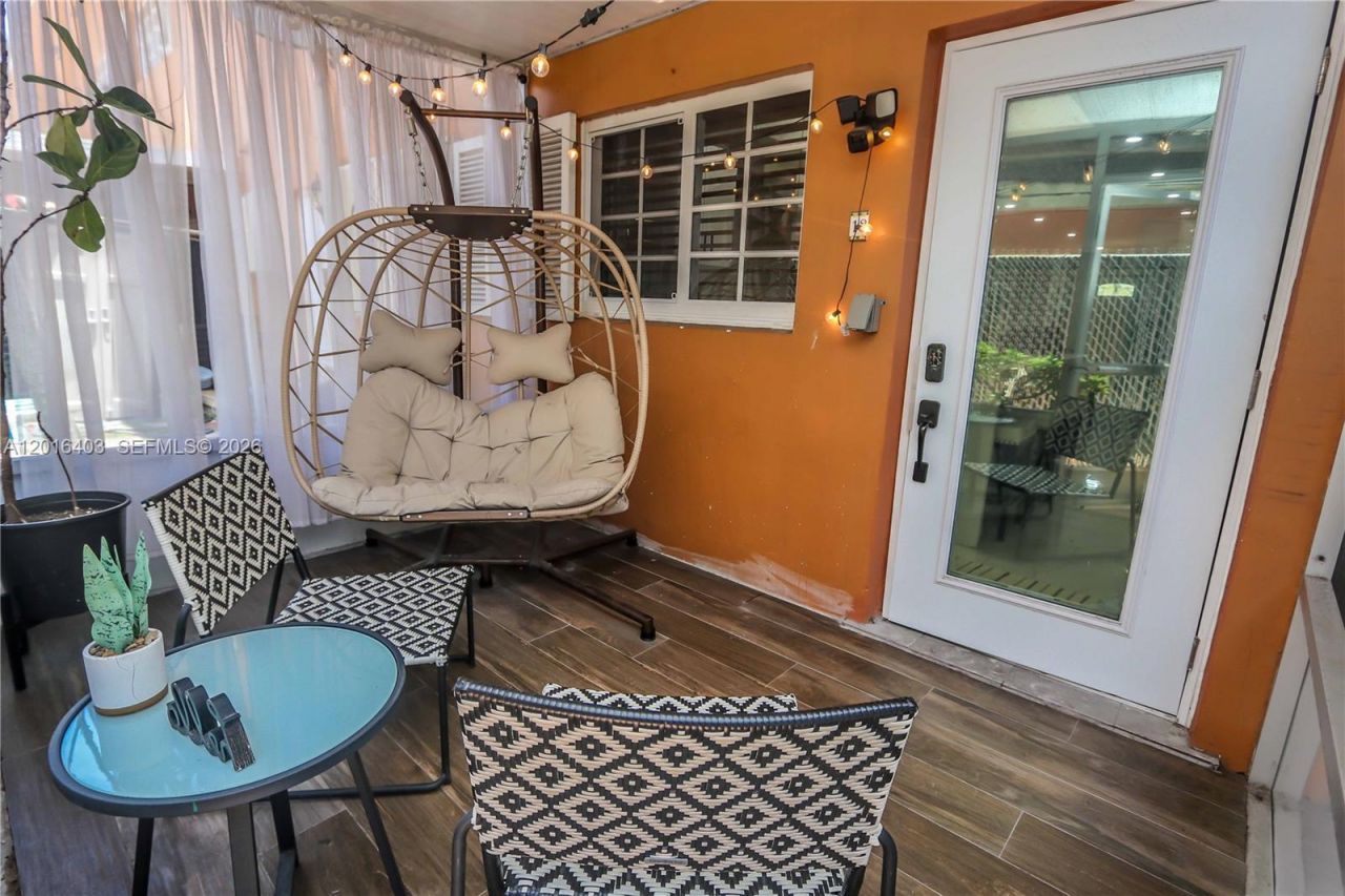 2200 Monroe St , Unit 12, Hollywood, FL 33020 Photo