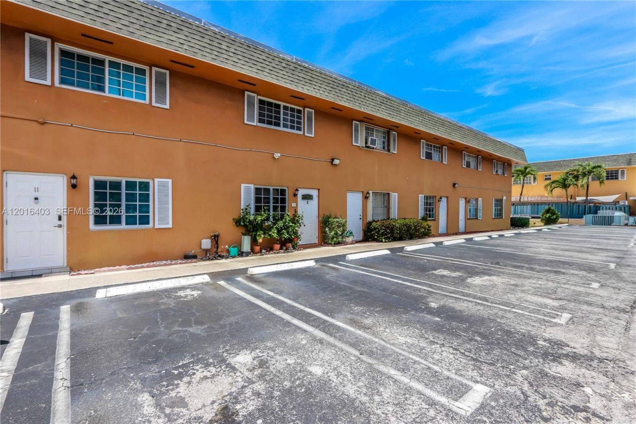 2200 Monroe St , Unit 12, Hollywood, FL 33020 Photo