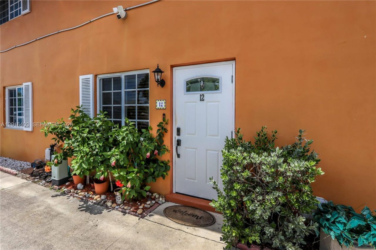 2200 Monroe St , Unit 12, Hollywood, FL 33020 Photo