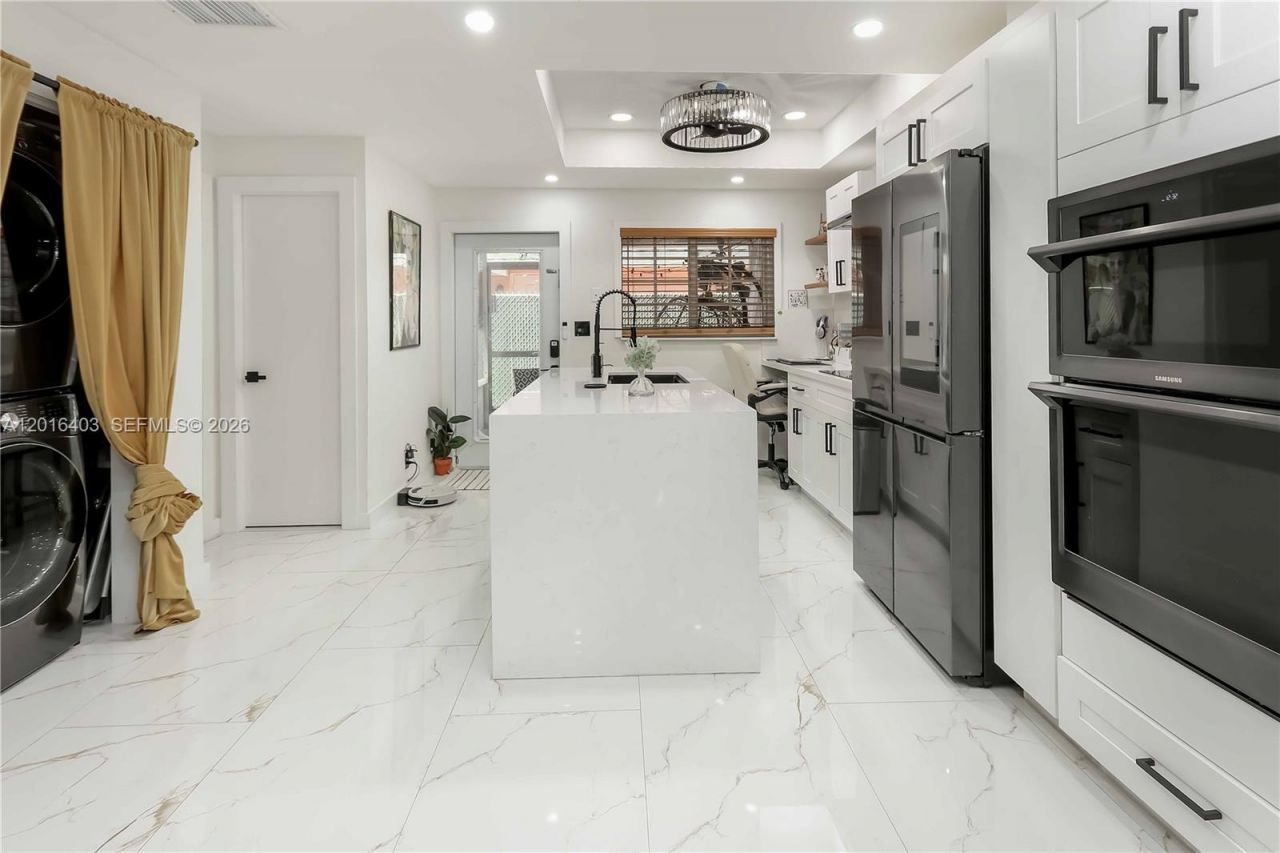2200 Monroe St , Unit 12, Hollywood, FL 33020 Photo