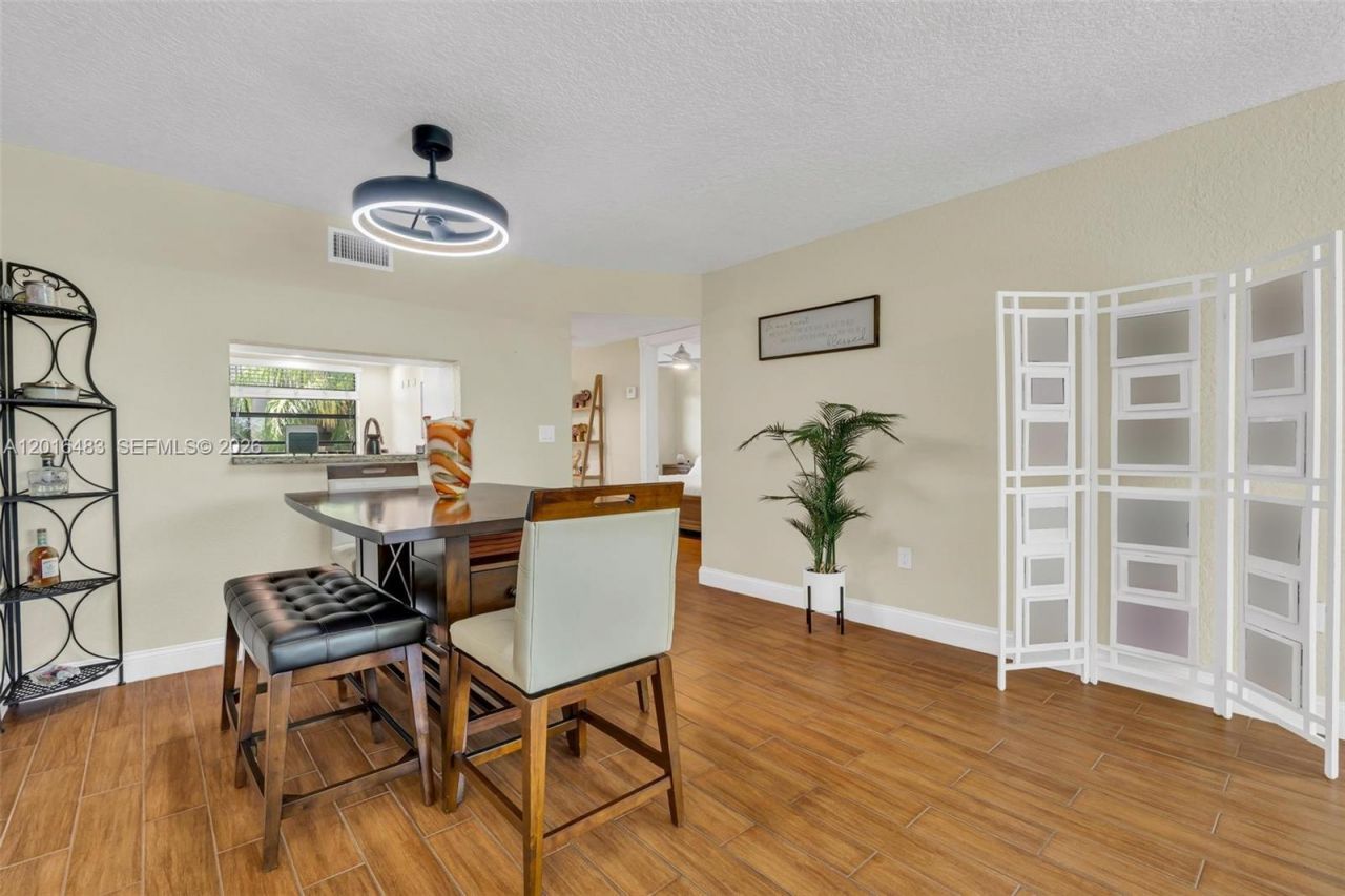 1101 Colony Point Cir , Unit 309, Pembroke Pines, FL 33026 Photo