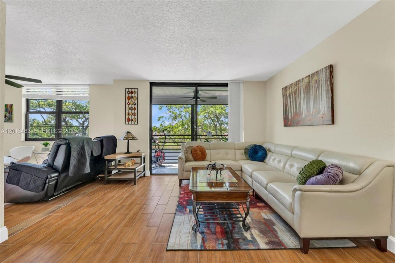 1101 Colony Point Cir , Unit 309, Pembroke Pines, FL 33026 Photo