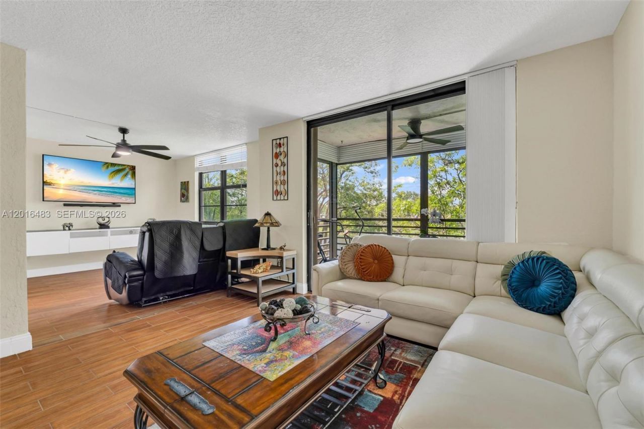 1101 Colony Point Cir , Unit 309, Pembroke Pines, FL 33026 Photo