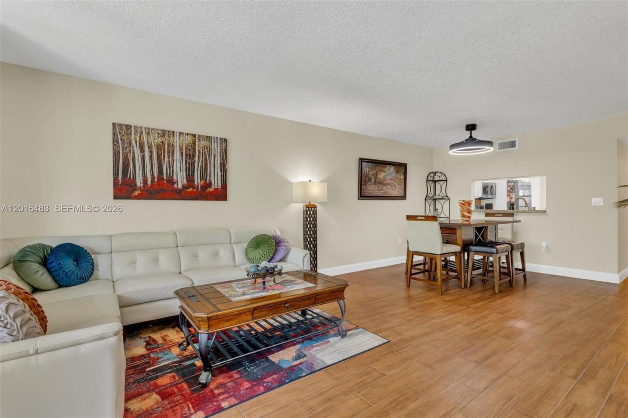 1101 Colony Point Cir , Unit 309, Pembroke Pines, FL 33026 Photo