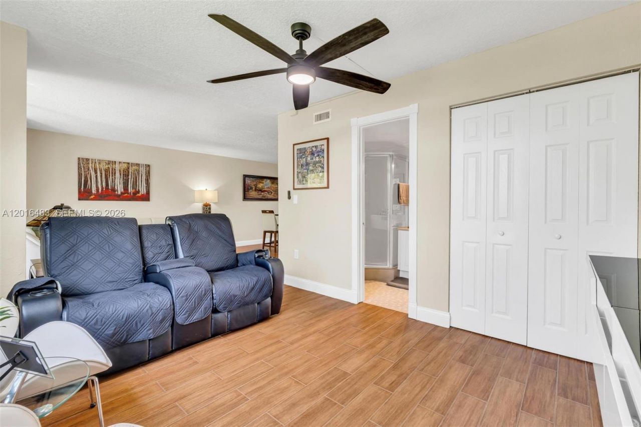 1101 Colony Point Cir , Unit 309, Pembroke Pines, FL 33026 Photo