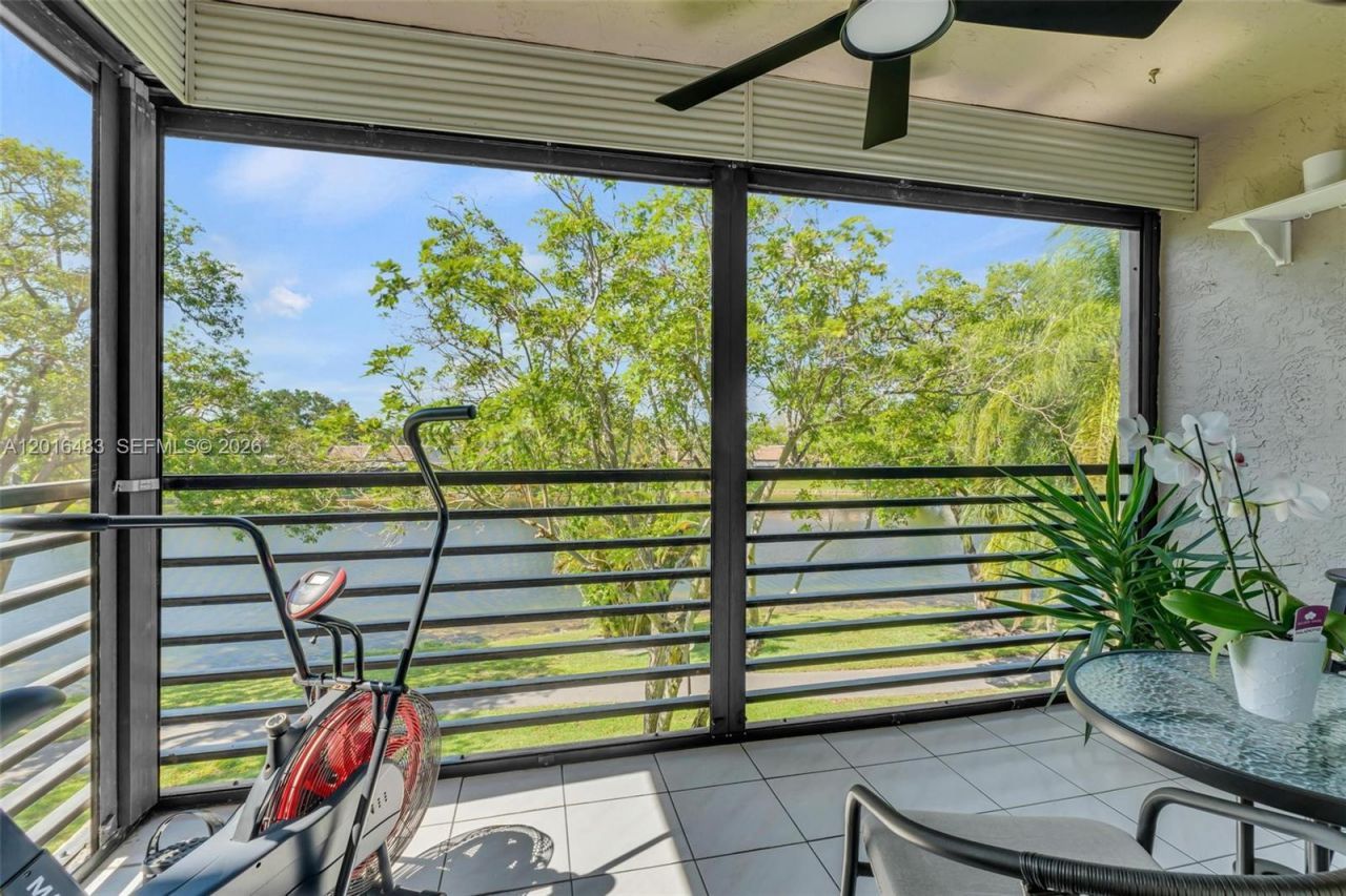 1101 Colony Point Cir , Unit 309, Pembroke Pines, FL 33026 Photo