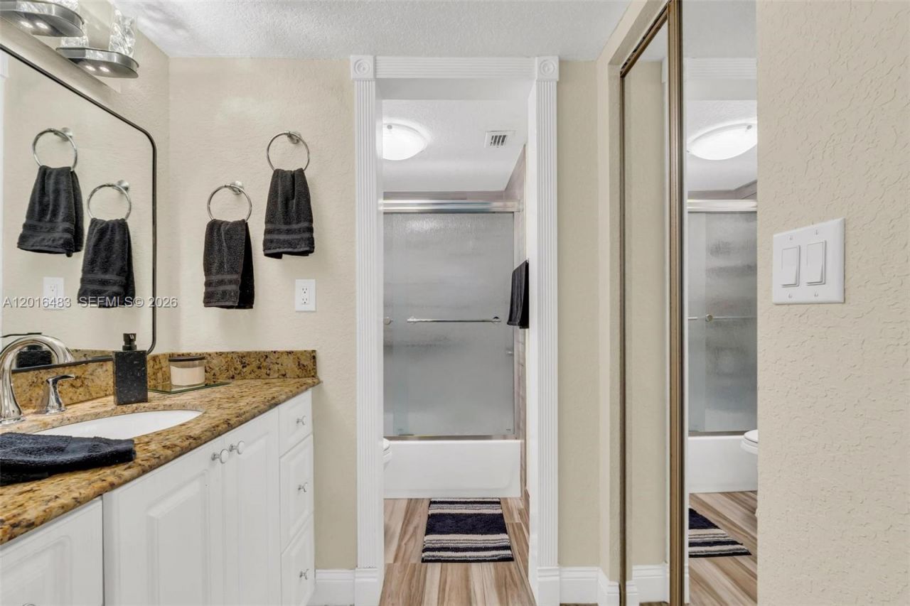 1101 Colony Point Cir , Unit 309, Pembroke Pines, FL 33026 Photo