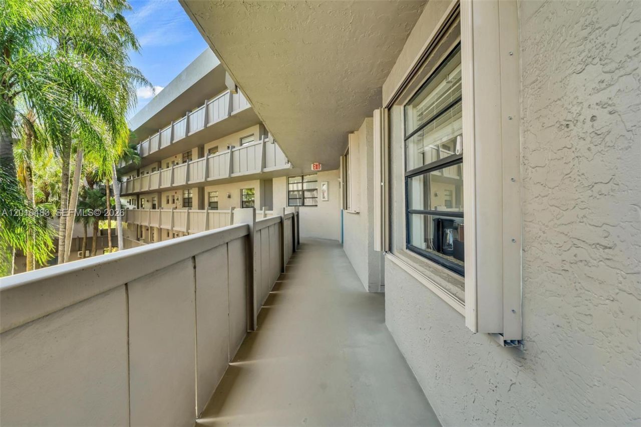 1101 Colony Point Cir , Unit 309, Pembroke Pines, FL 33026 Photo