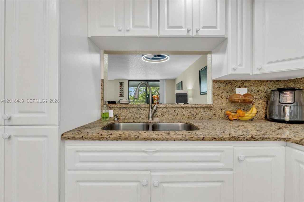 1101 Colony Point Cir , Unit 309, Pembroke Pines, FL 33026 Photo