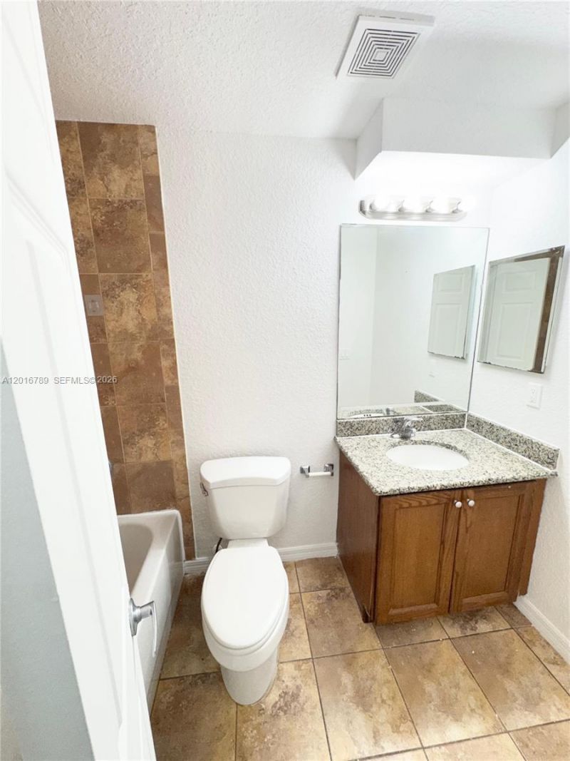 1984 NE 5th St , Unit 203, Boynton Beach, FL 33435 Photo