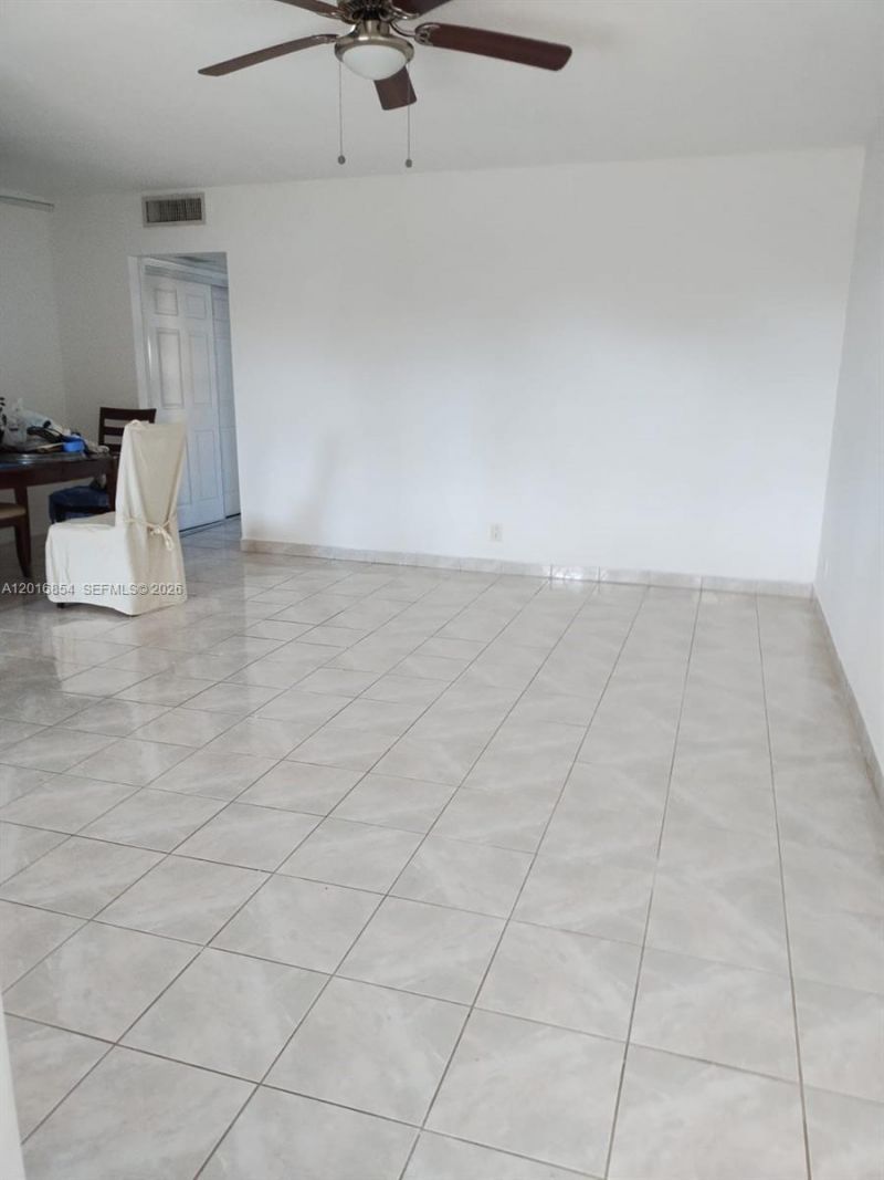 201 NE 14th Ave , Unit 10C, Hallandale Beach, FL 33009 Photo