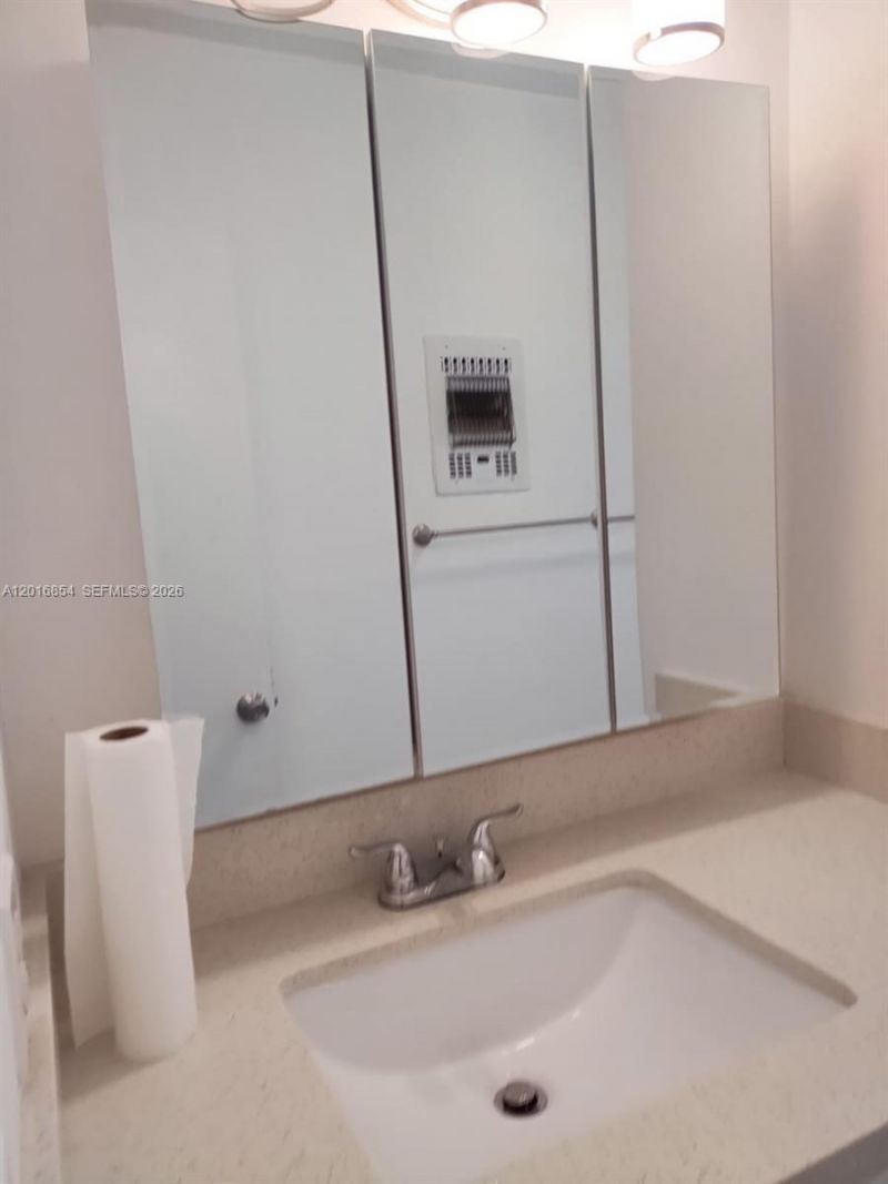 201 NE 14th Ave , Unit 10C, Hallandale Beach, FL 33009 Photo