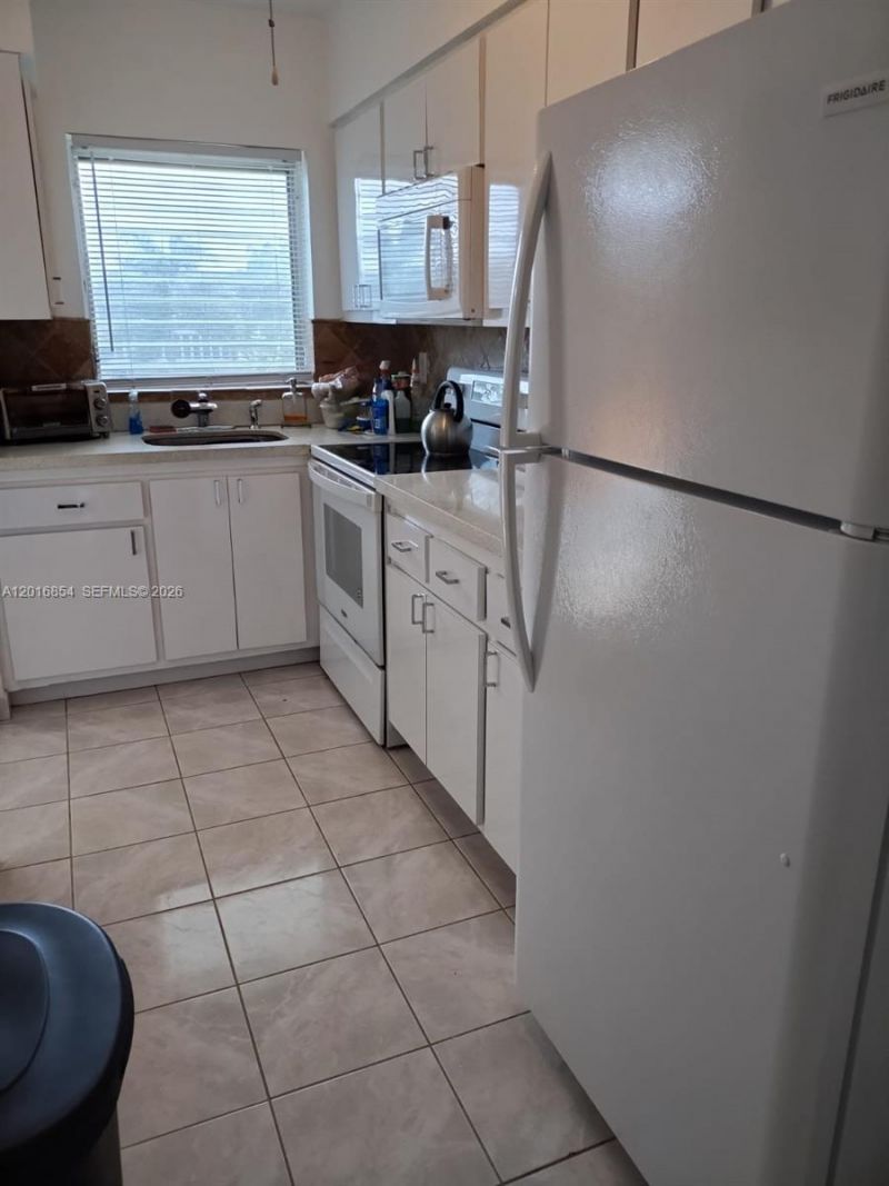 201 NE 14th Ave , Unit 10C, Hallandale Beach, FL 33009 Photo