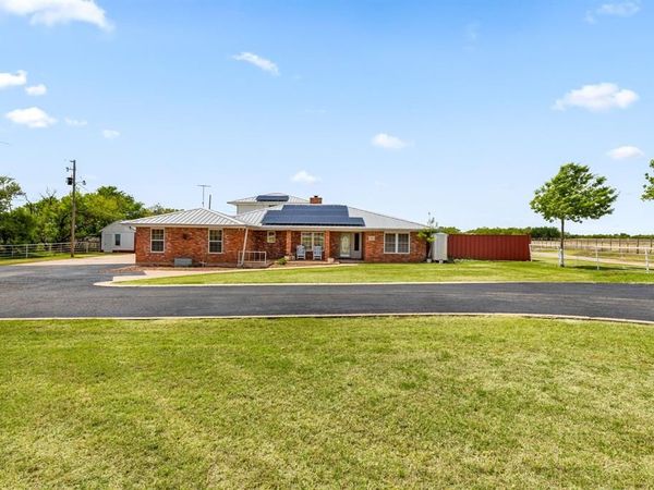 402 N FM 369, Pleasant Valley, TX 76367
