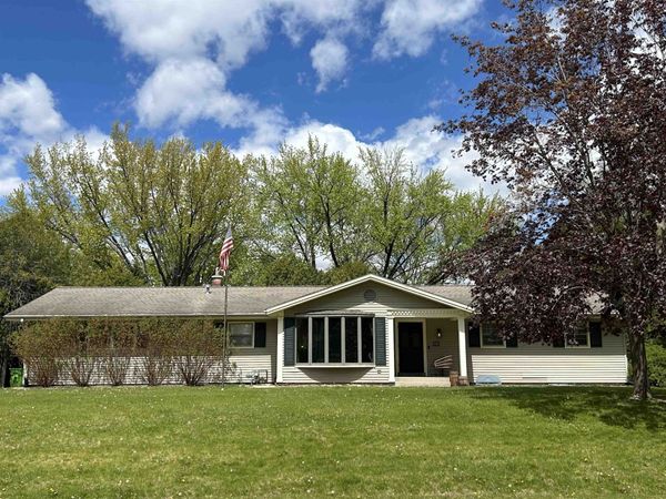 596 Illinois Avenue, Green Lake, WI 54941