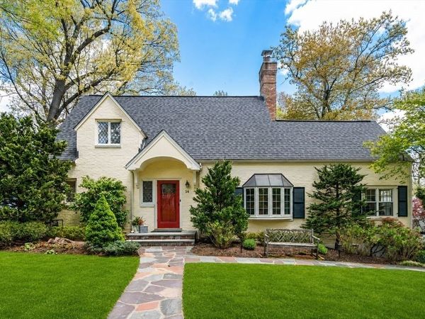 14 Standish Rd, Wellesley, MA 02481
