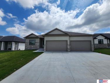602 N 107th Street, Lincoln, NE 68527