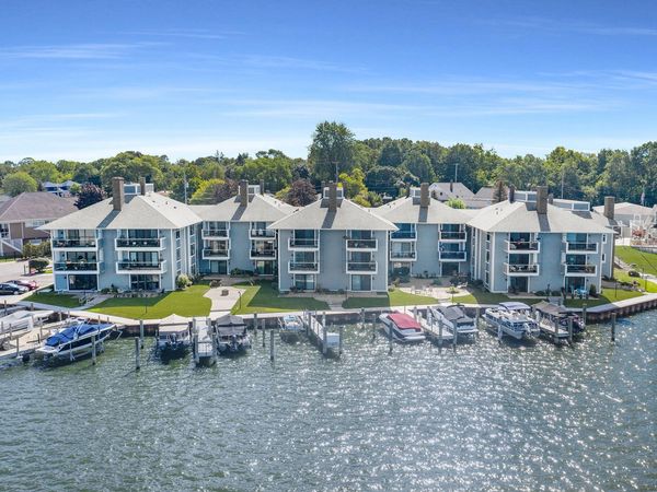 400 Lakeview Court, Unit 28-E, Spring Lake, MI 49456