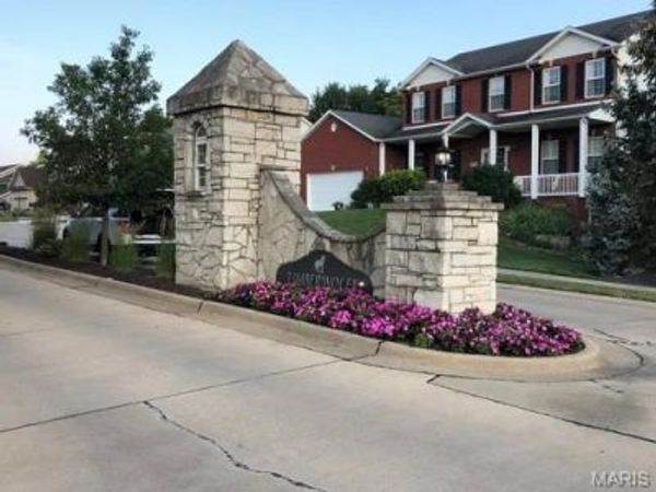 6170 Stone Wolfe Drive , Glen Carbon, IL 62034