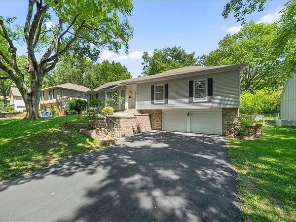 9947 Ballentine Street, Overland Park, KS 66214