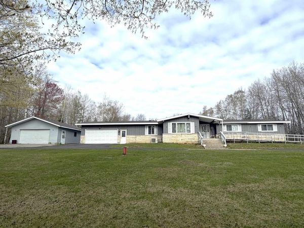 N2813 BAY DE NOC DRIVE, Menominee, MI 49858