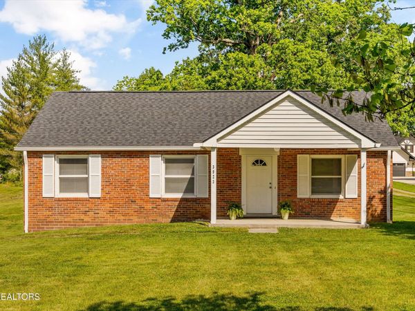 3923 W Beaver Creek Drive, Powell, TN 37849