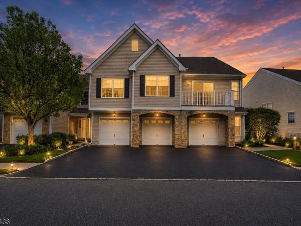 131 Mountainside Dr, Pompton Lakes, NJ 07442