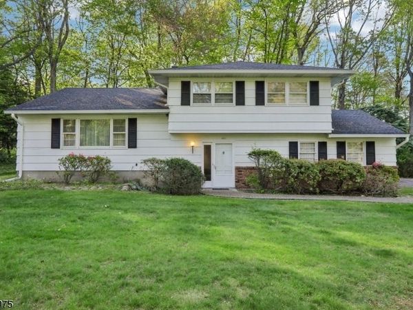 501 Terhune Ter, Wyckoff, NJ 07481