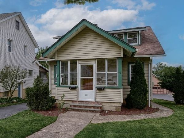 13 Parkway West, Caldwell, NJ 07006