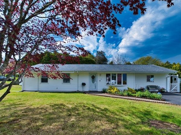 15 Mishawum Dr., Dartmouth, MA 02748