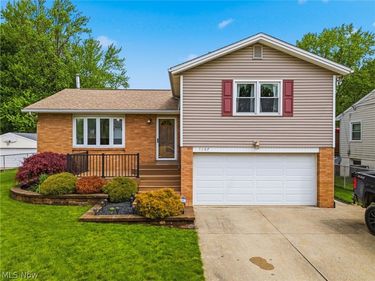 1107 Lynbrook Street SE, North Canton, OH 44720