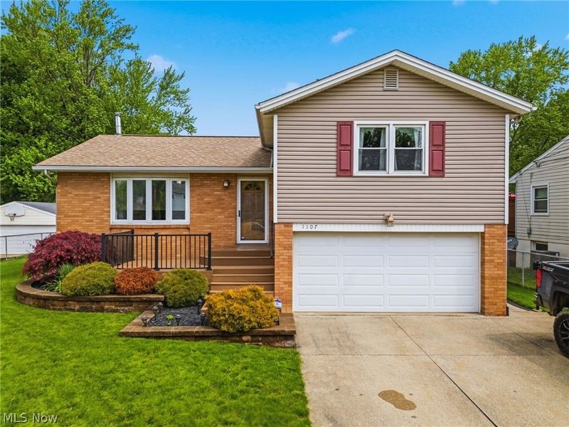 1107 Lynbrook Street SE, North Canton, OH 44720 Photo 1