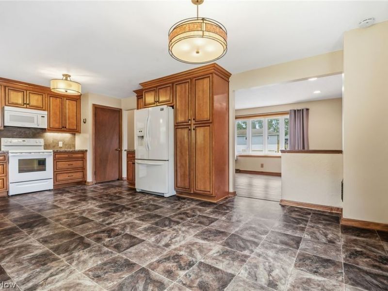 1107 Lynbrook Street SE, North Canton, OH 44720 Photo 11