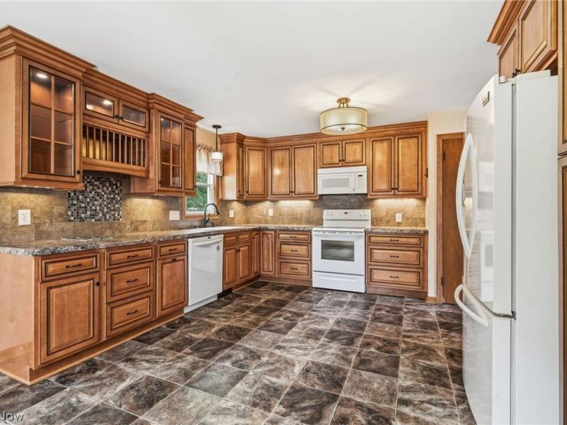 1107 Lynbrook Street SE, North Canton, OH 44720 Photo 13