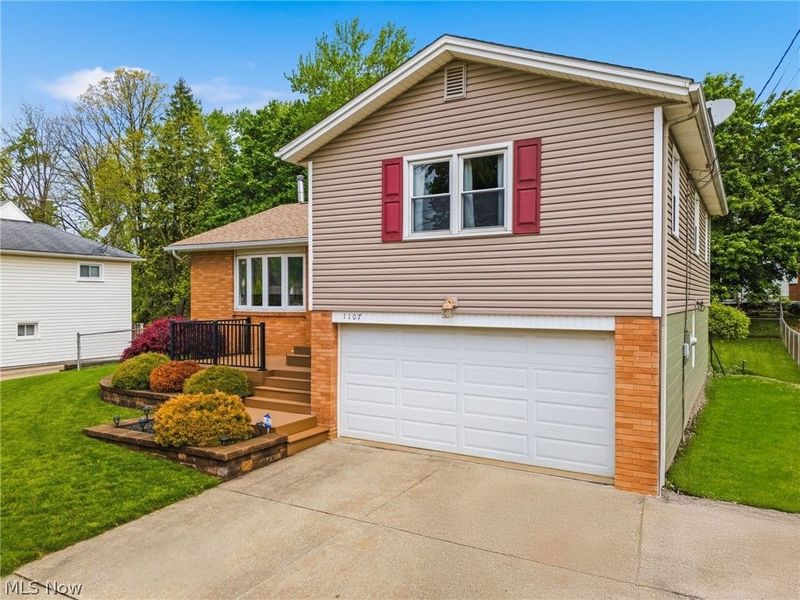 1107 Lynbrook Street SE, North Canton, OH 44720 Photo 3