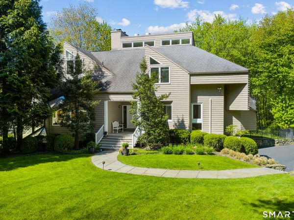 2 Sleepy Hollow, New Canaan, CT 06840