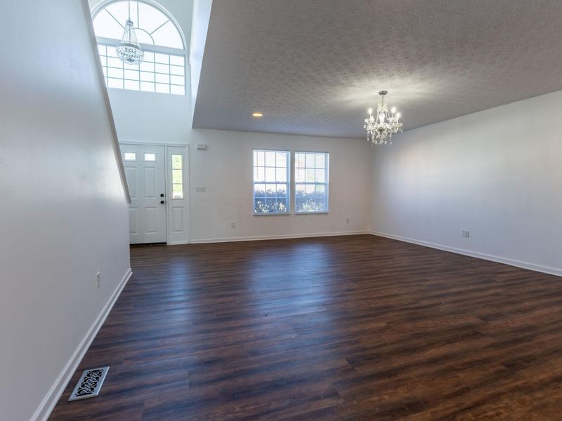 5565 Effy Lane, Canal Winchester, OH 43110 Photo 3