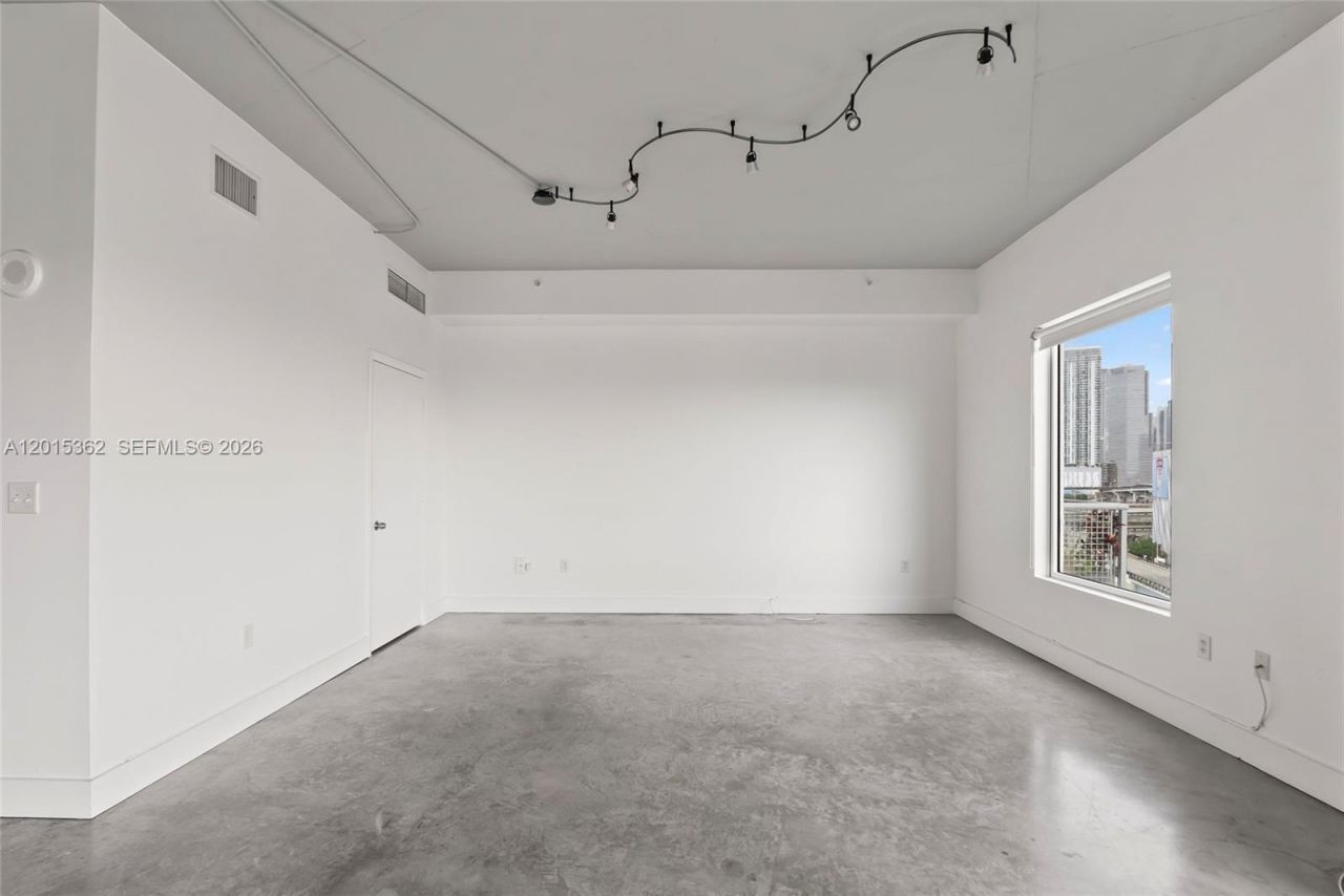 10 SW South River Dr , Unit 1006, Miami, FL 33130 Photo