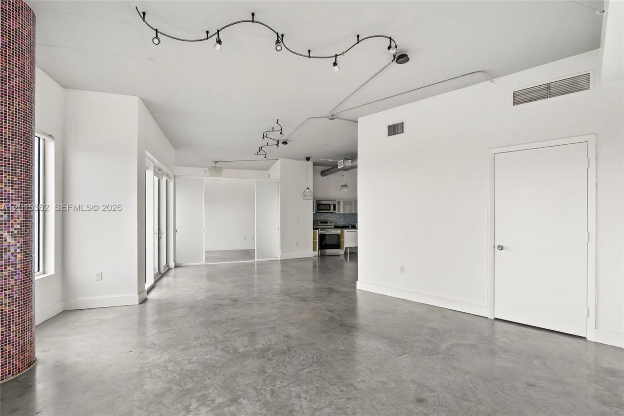 10 SW South River Dr , Unit 1006, Miami, FL 33130 Photo