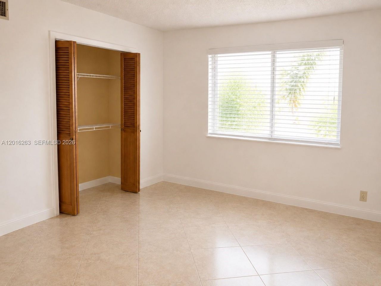 309 Lakeview Dr , Unit 204, Weston, FL 33326 Photo