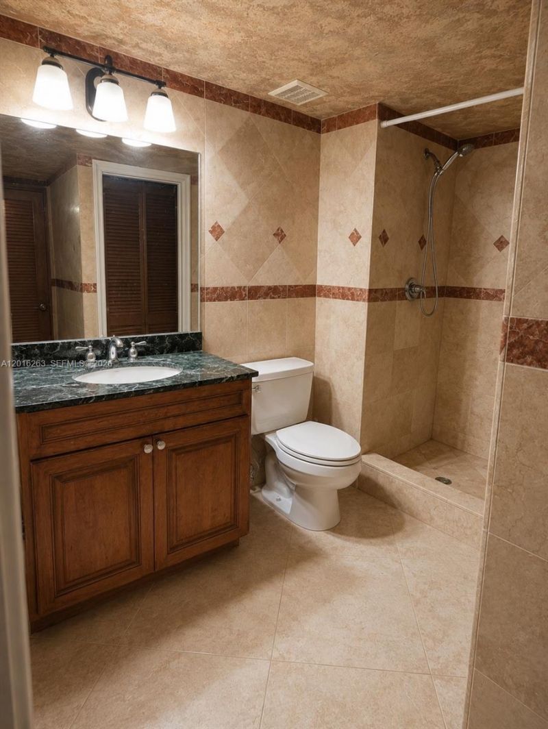 309 Lakeview Dr , Unit 204, Weston, FL 33326 Photo