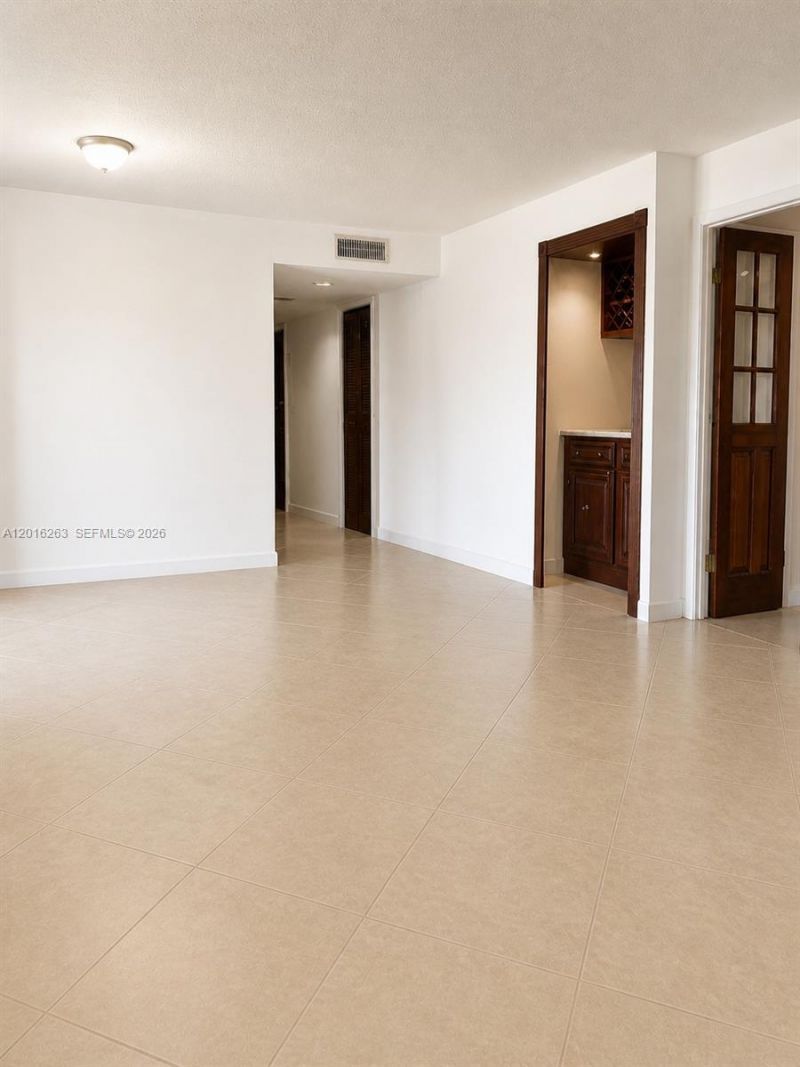309 Lakeview Dr , Unit 204, Weston, FL 33326 Photo